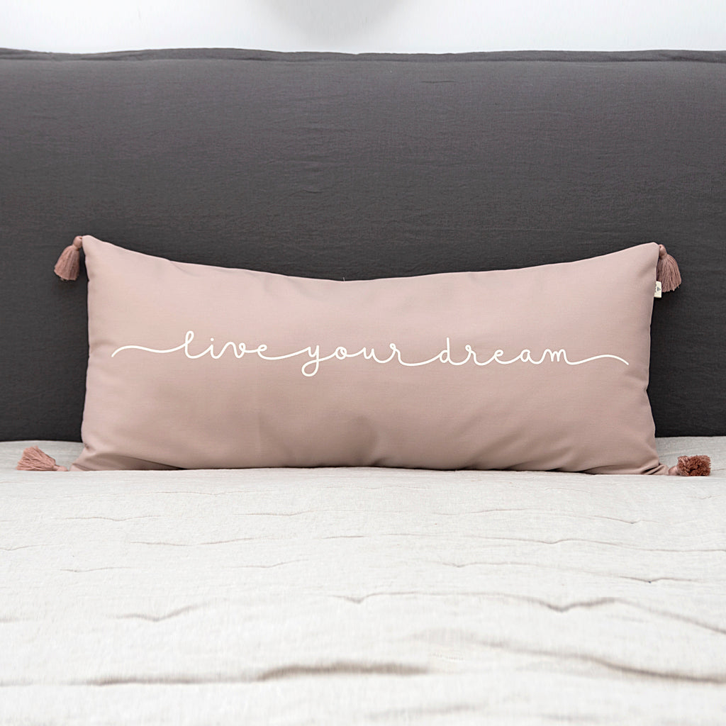 Cojín decorativo "Live your dream" (40 x 90 cm.)